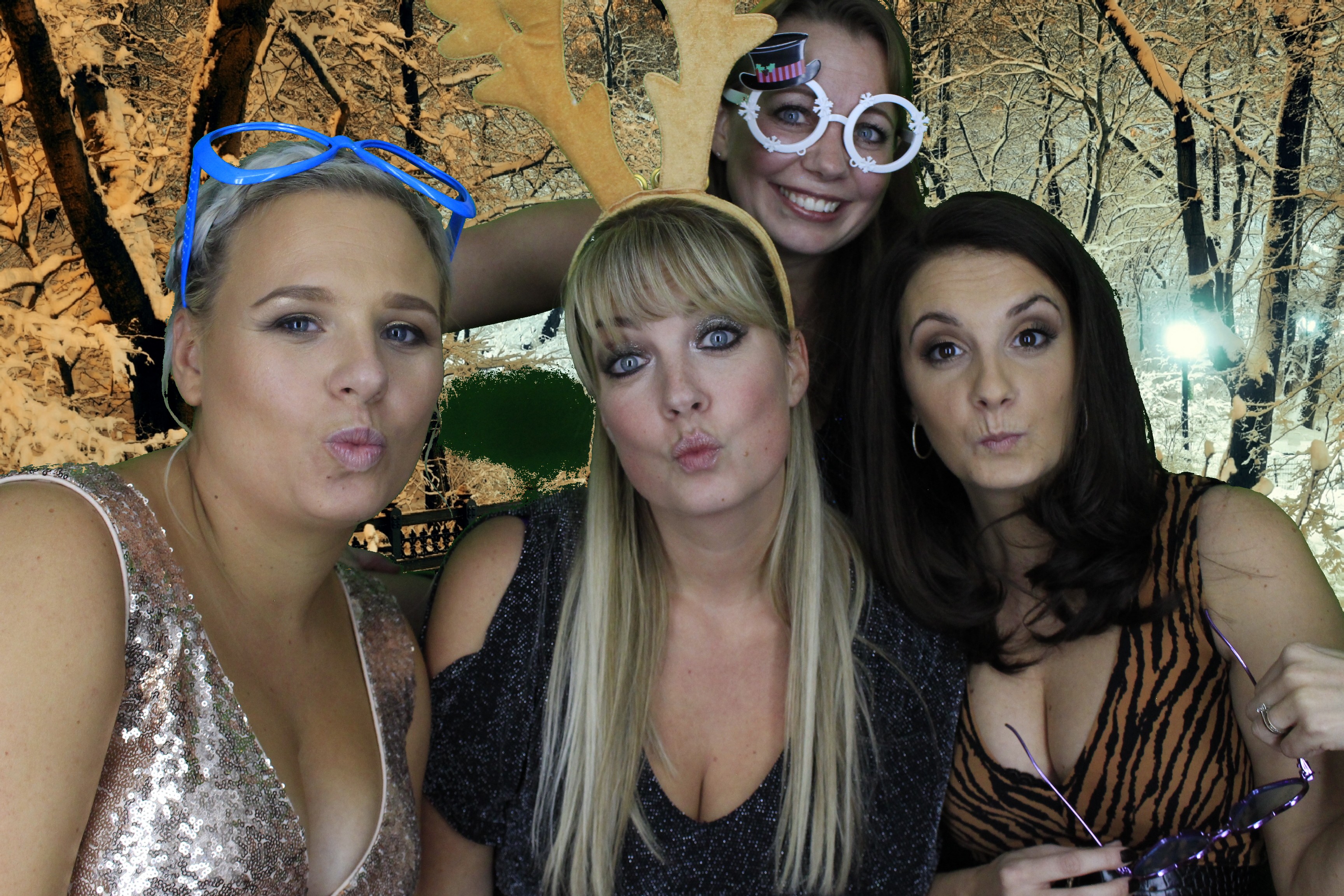 Silvermere Christmas Party  | View more photos from the event at gallery.myphotoboothexperience.co.uk/u/MyPhotoBoothExperienceLtd/Silvermere-Christmas-Party-0